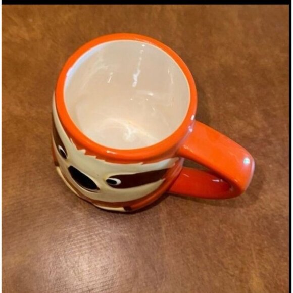 Fox-Shaped Ceramic Mug With Green Scarf - Picture 8 of 16